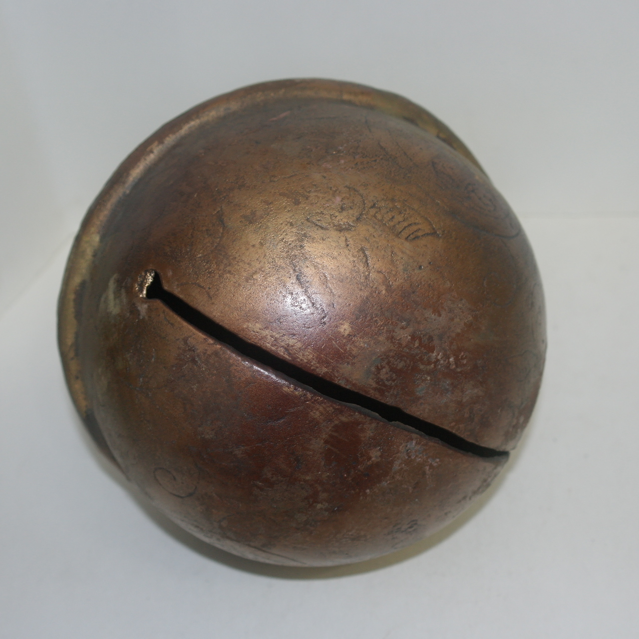 소리가 아주크게나는 무쇠로된 대형크기의 방울