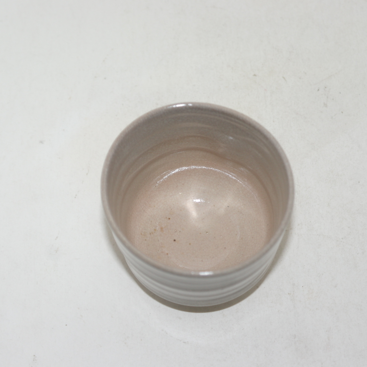 빙유가 많은 분청자 잔