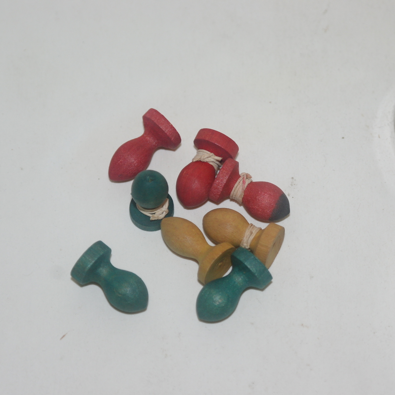 근대사 나무로된 추,도구 와 주사위 일괄