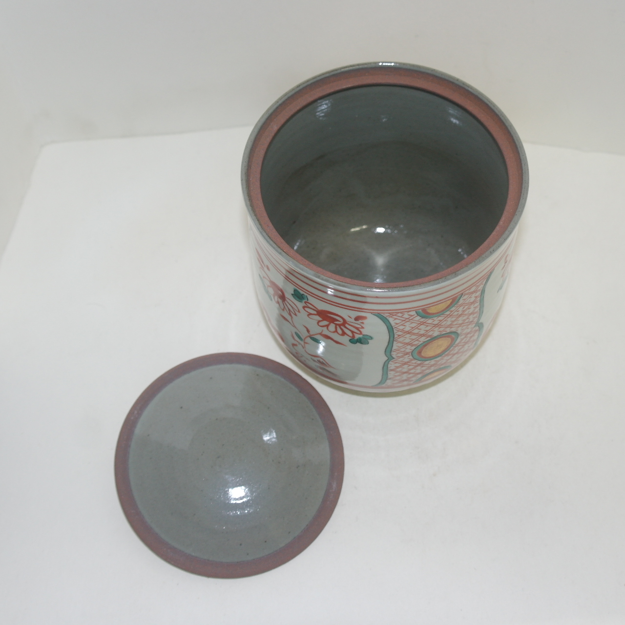 진사백자 금채조화문 수통