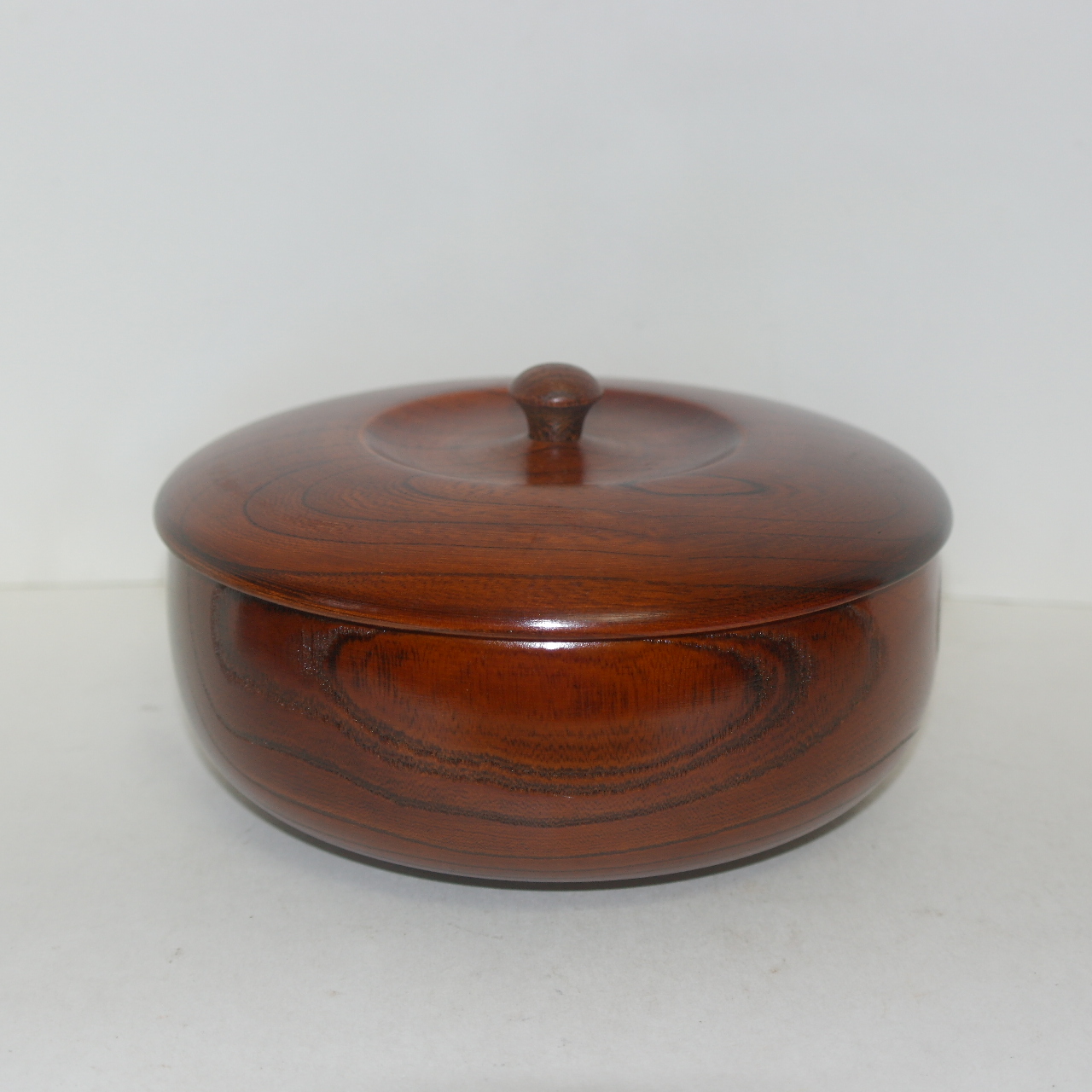 원목나무로된 결이 좋은 합