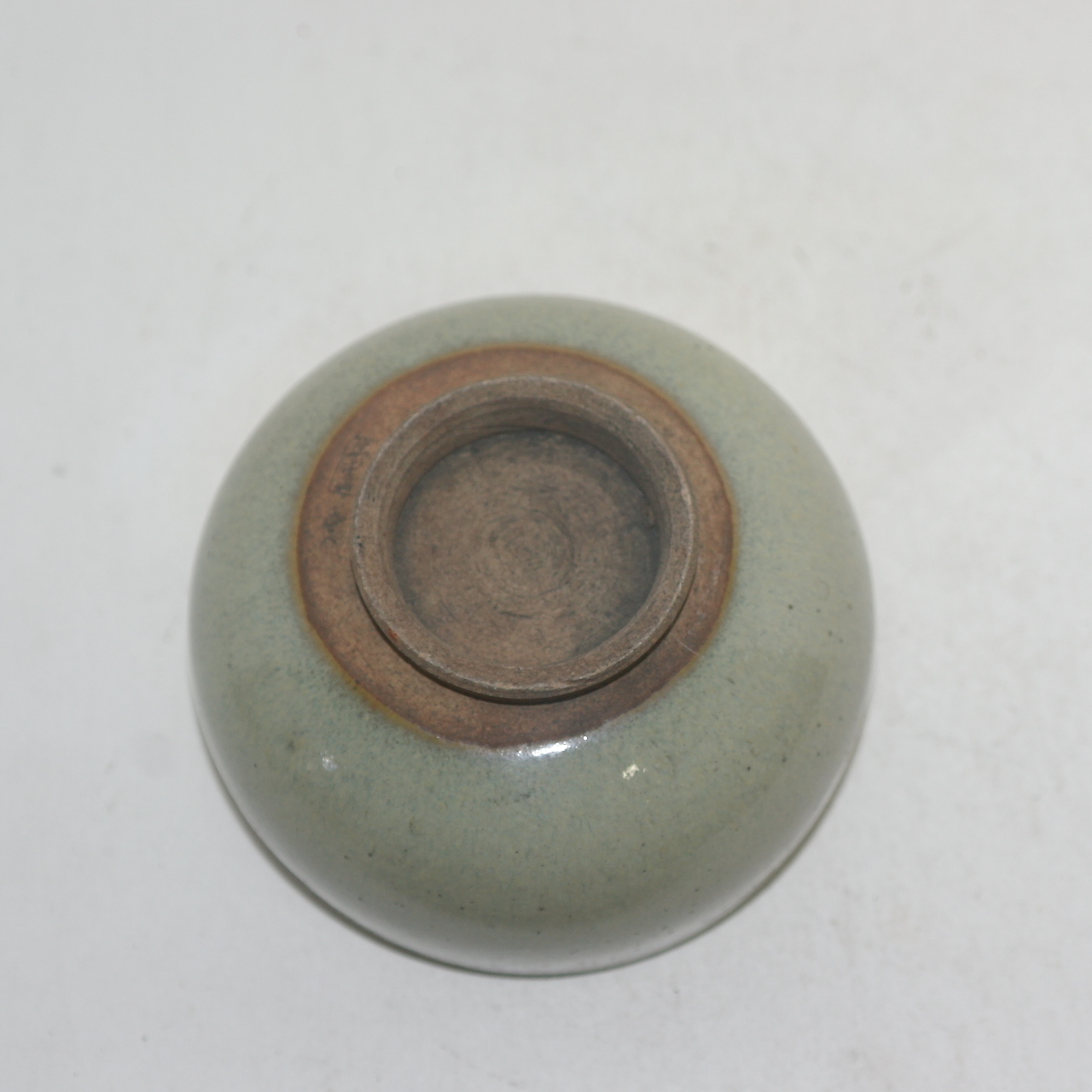 연대가좋은 청자 잔