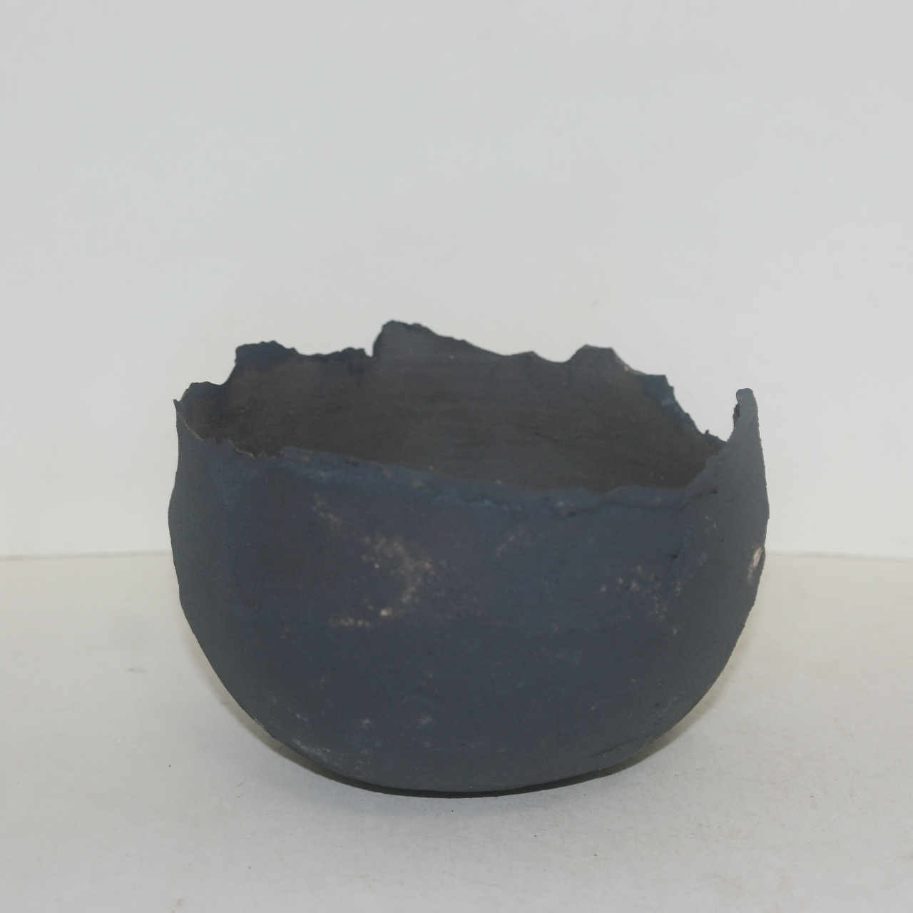 작가의 작품인 청자 화분