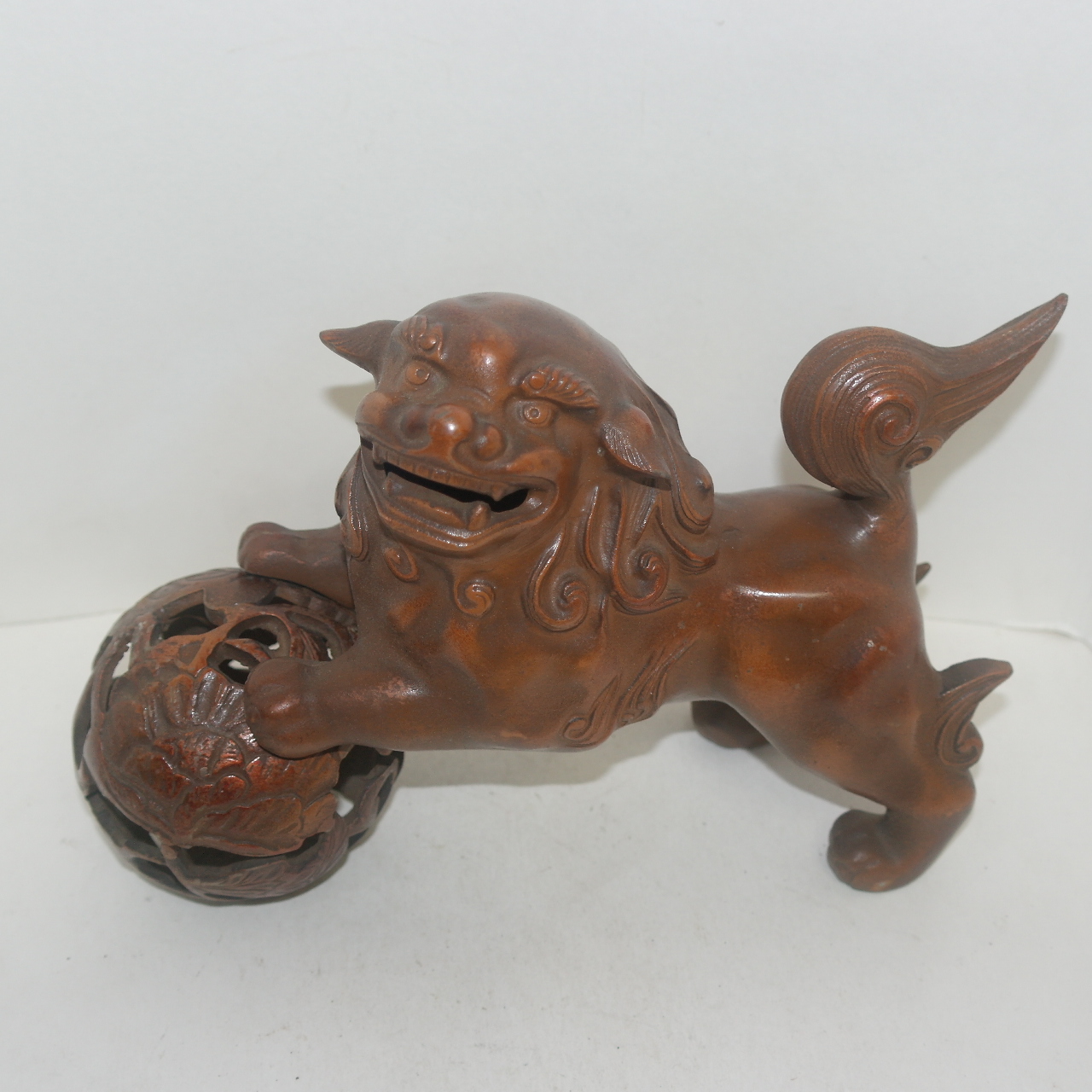 묵직한 무쇠로된 해태 조각상