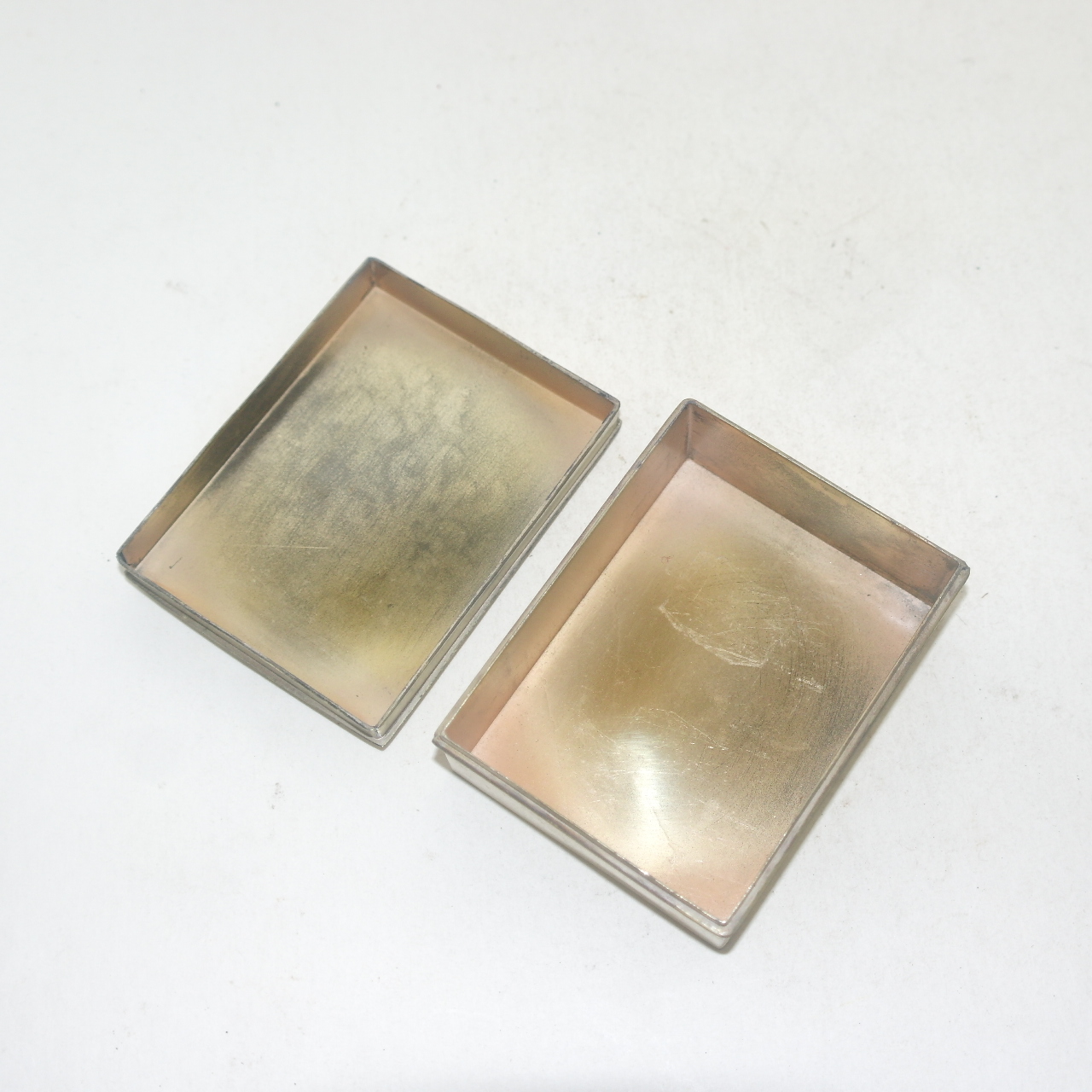 연대가좋은 주석으로된 화문이 조각된 합