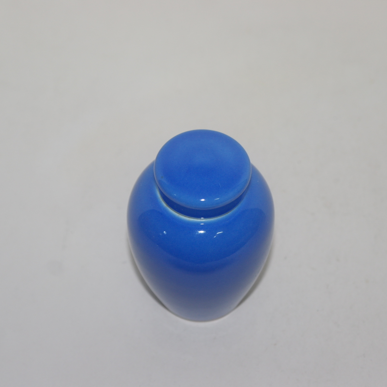 빛깔이 좋은 청자 차통