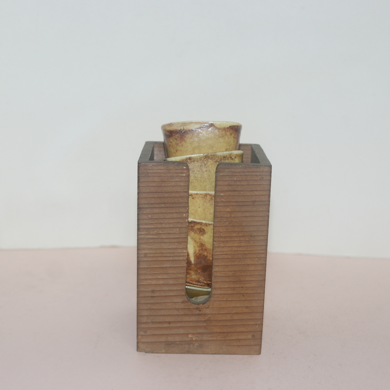 연대가좋은 분청자 사각잔 5점 과 나무함