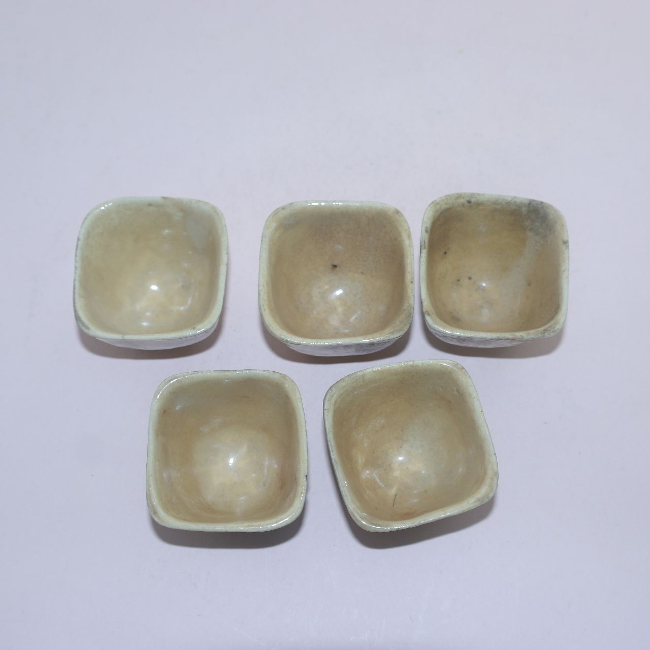 연대가좋은 분청자 사각잔 5점 과 나무함