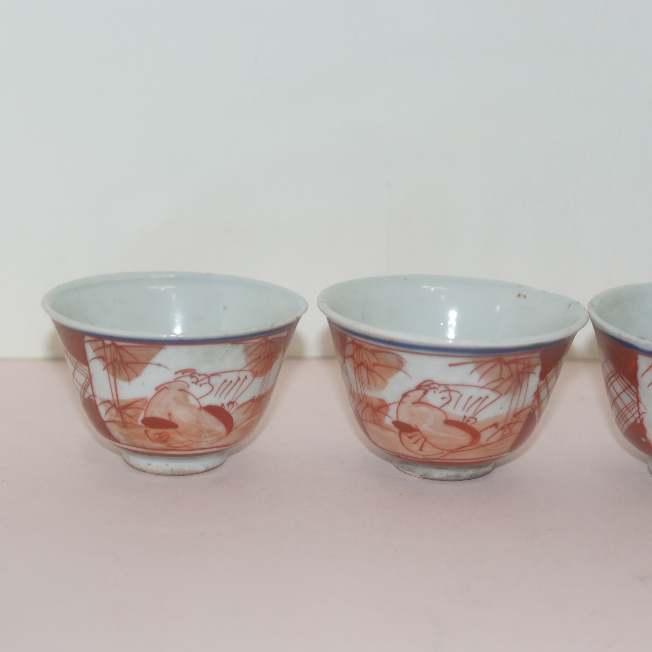 100년이상된 진사백자 인물문잔 4점