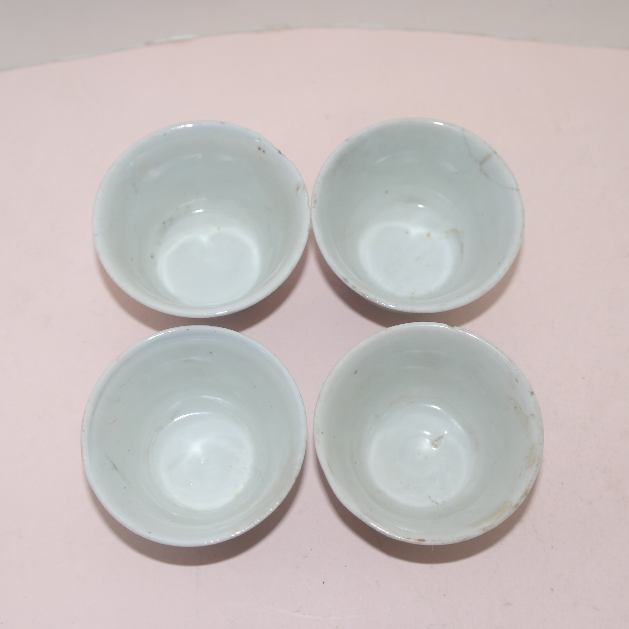 100년이상된 진사백자 인물문잔 4점