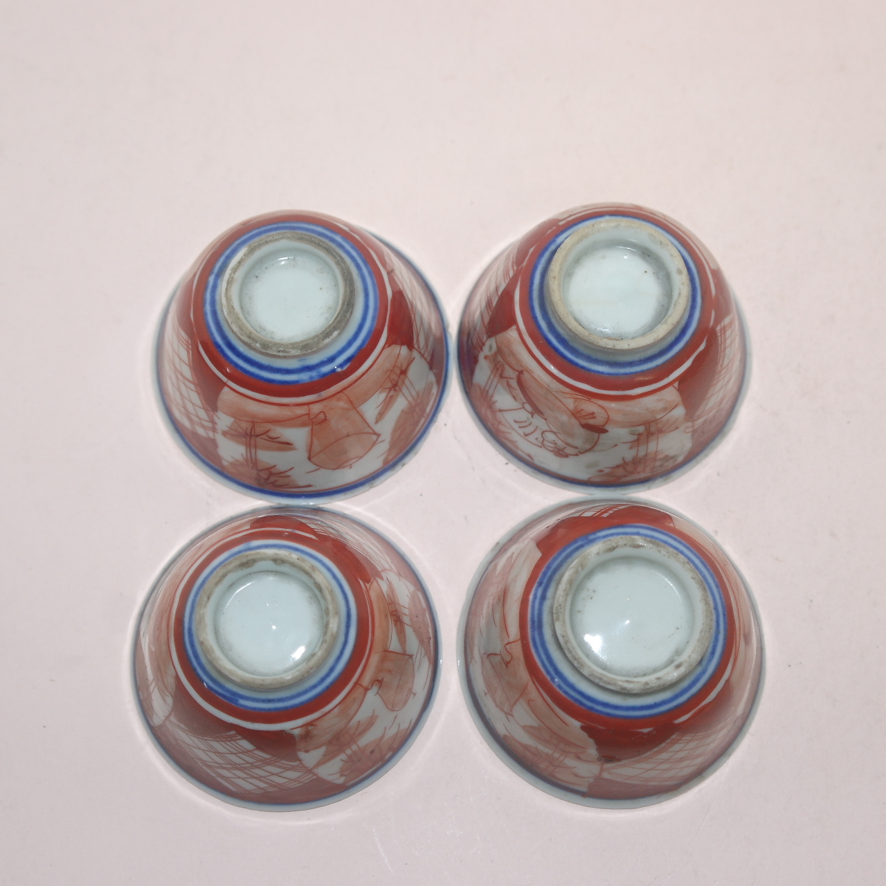 100년이상된 진사백자 인물문잔 4점