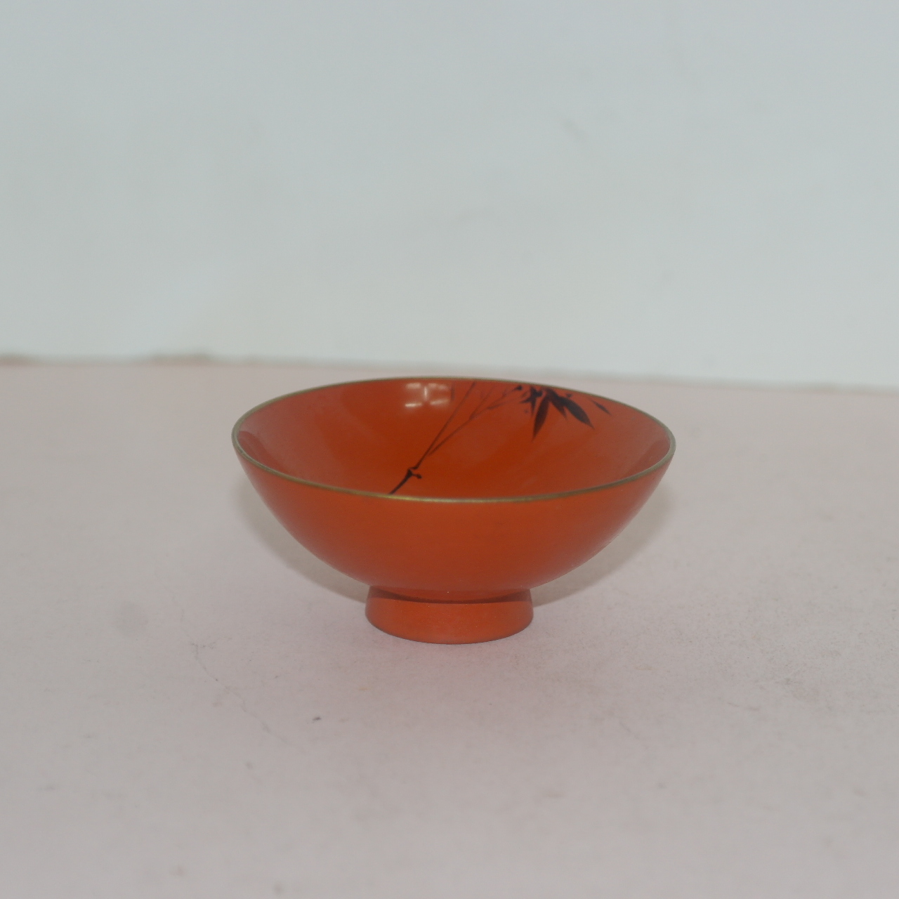 나무에 주칠이된 대죽문잔