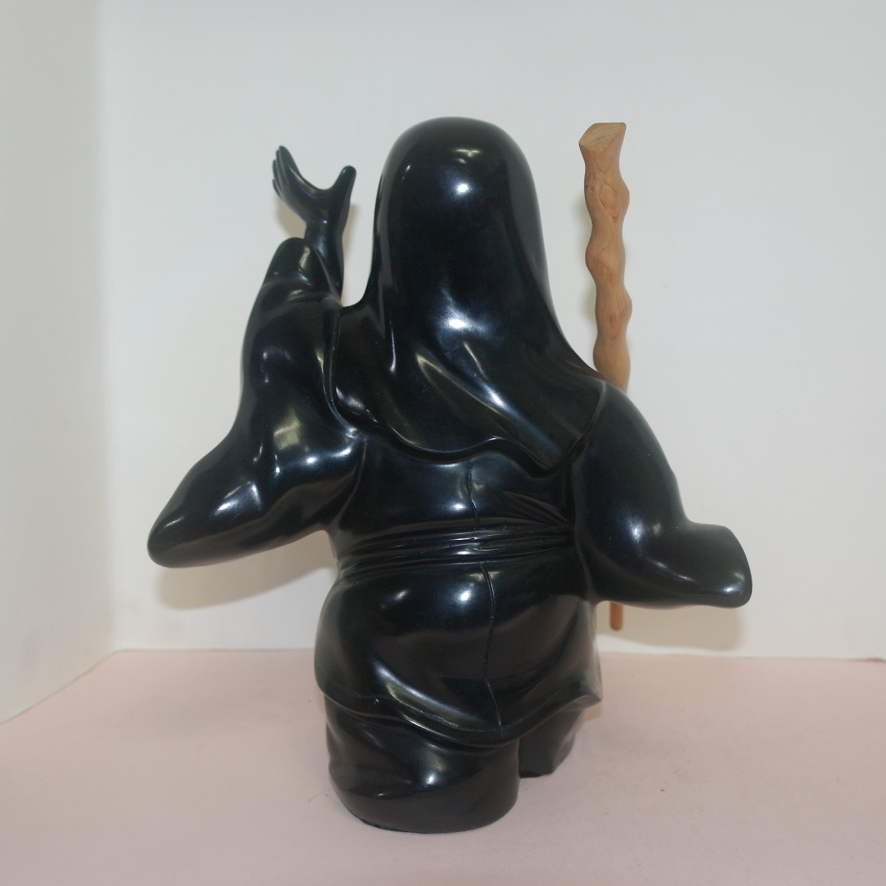 흑오석원석을 통으로 조각한 신선 조각상