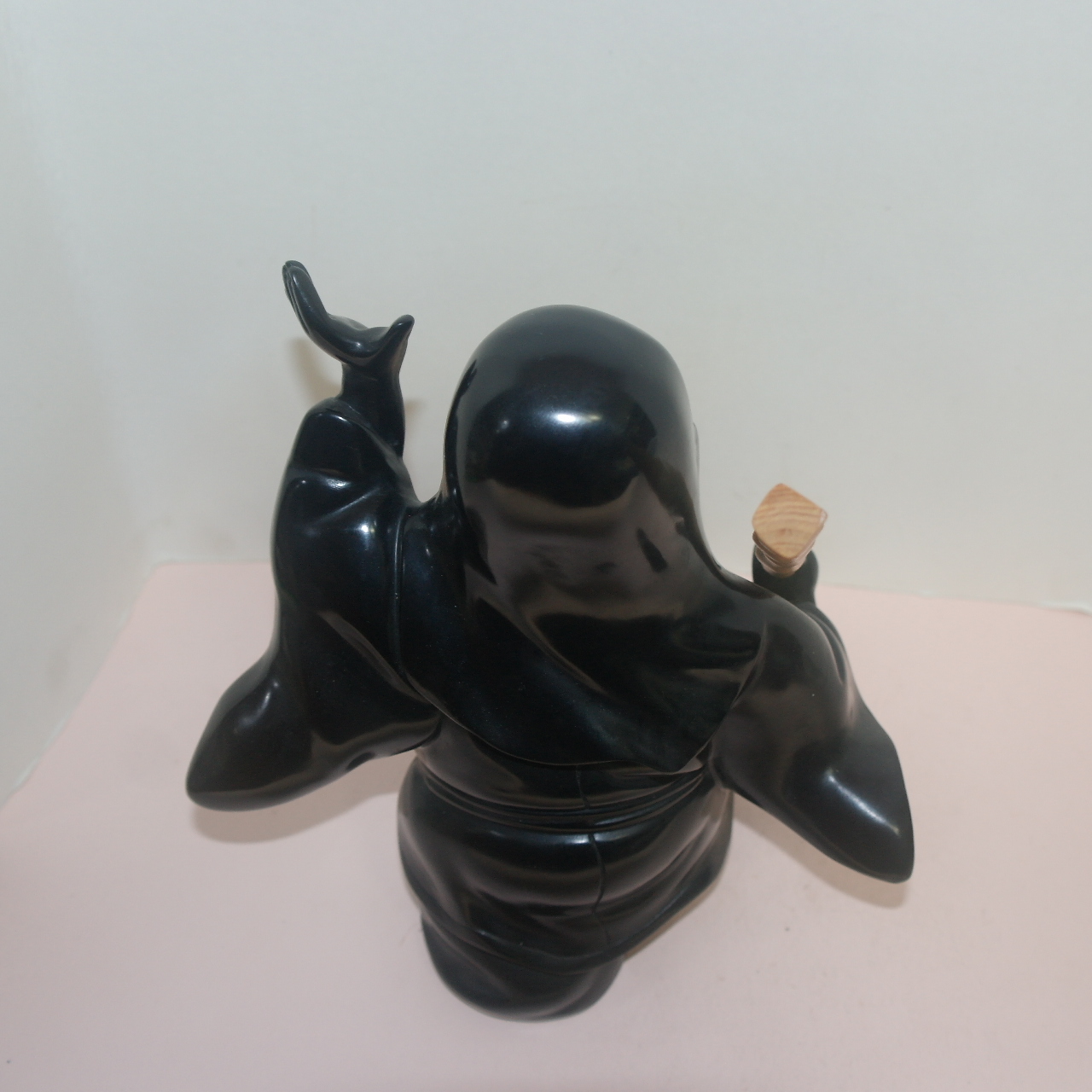 흑오석원석을 통으로 조각한 신선 조각상