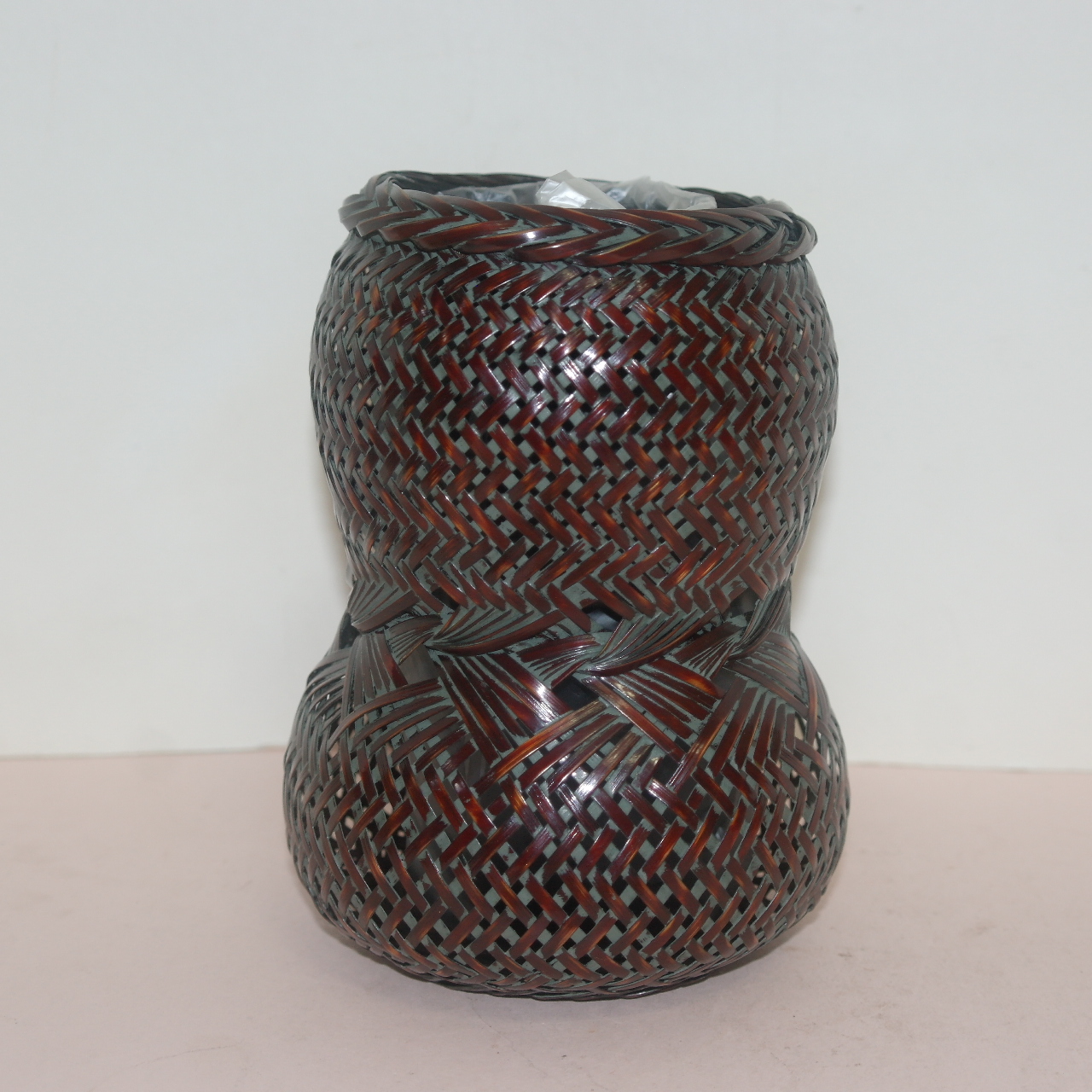 대나무로된 화병