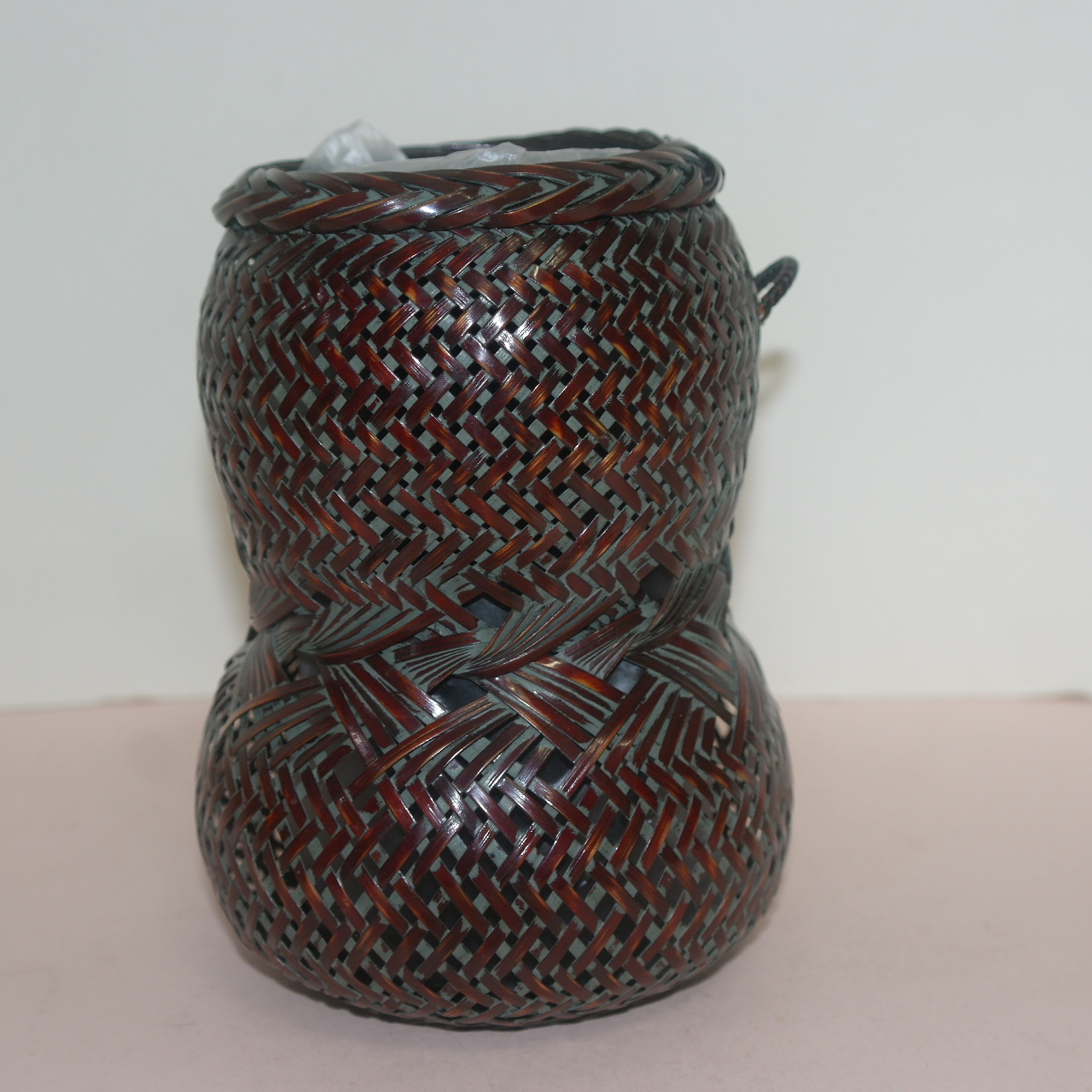 대나무로된 화병