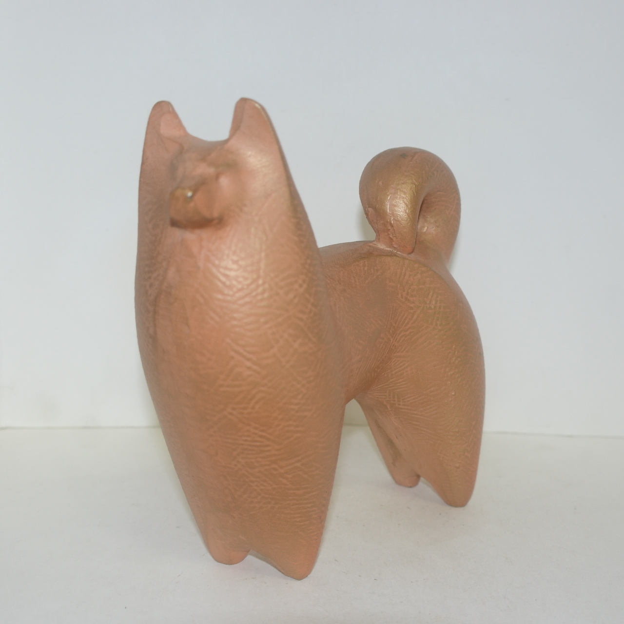 묵직한 무쇠로된 개 조각상