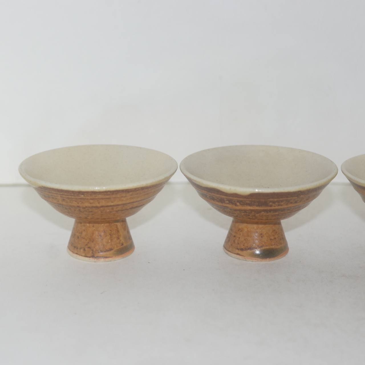 분청자 굽이있는 잔 5점