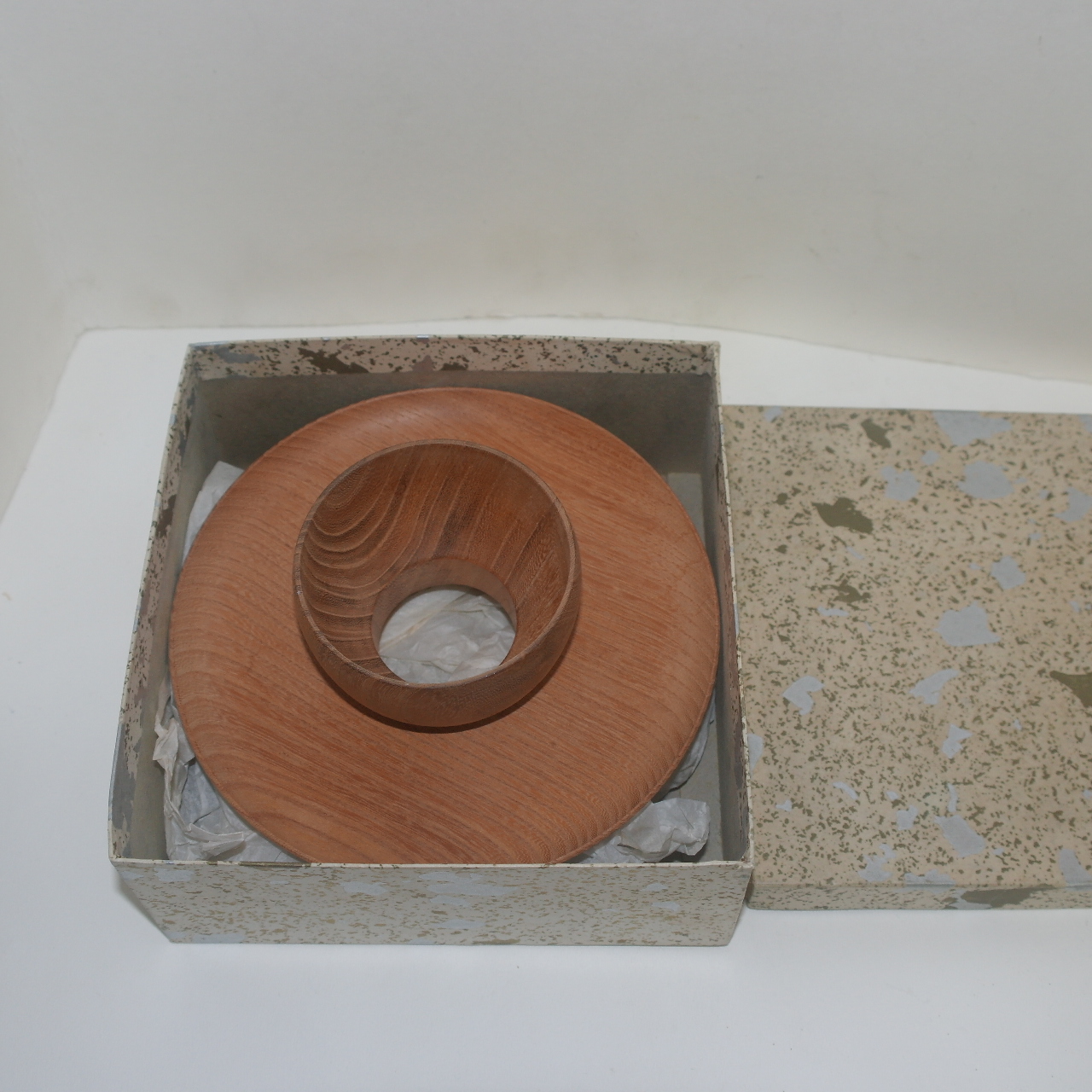 원목나무로된 잔받침