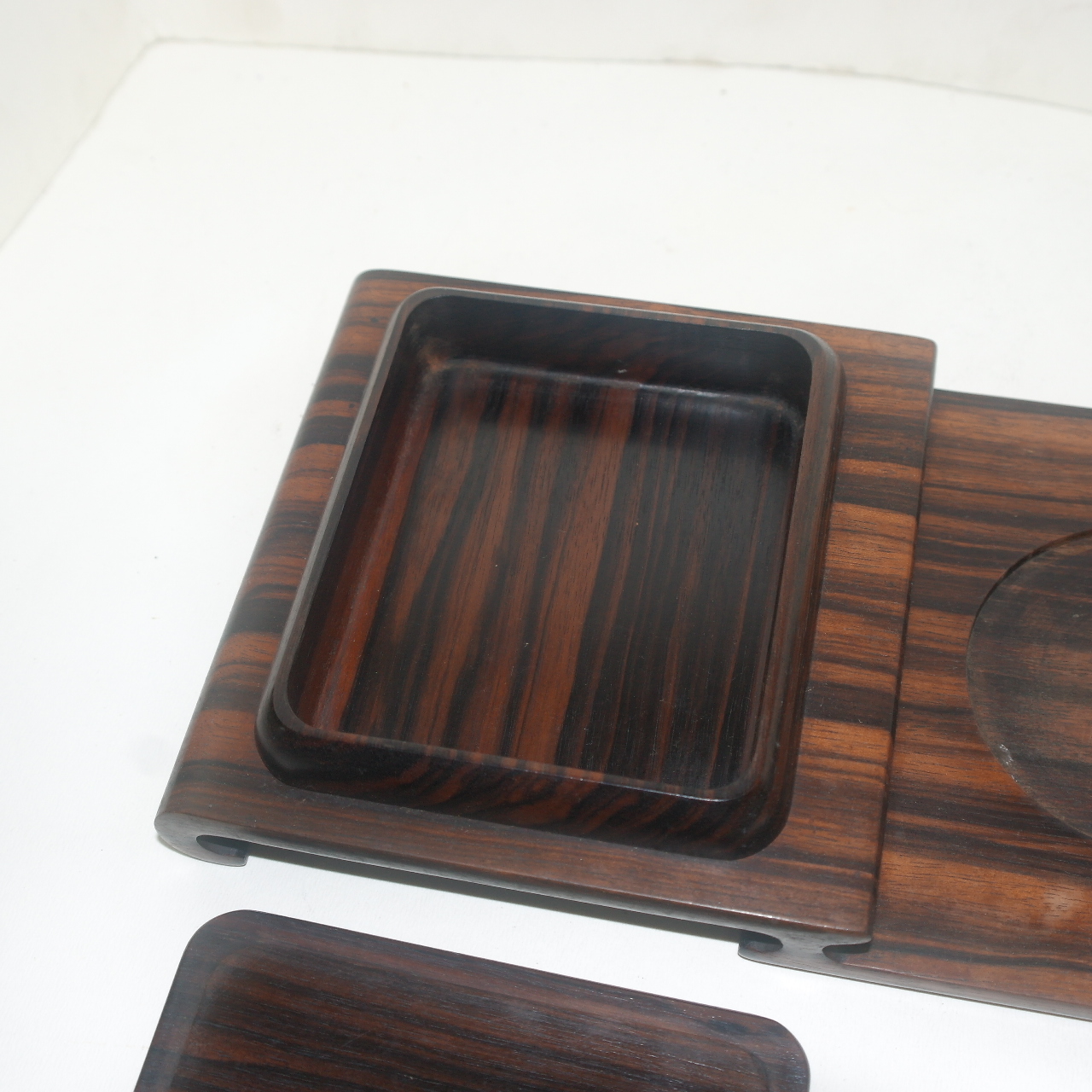 원목나무 장미옥으로된 합과 받침