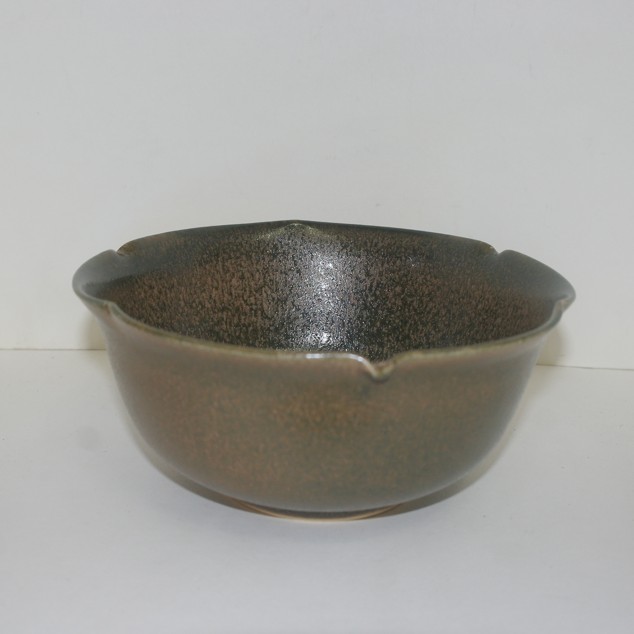 영목건사(鈴木健司) 청자 화형퇴수기