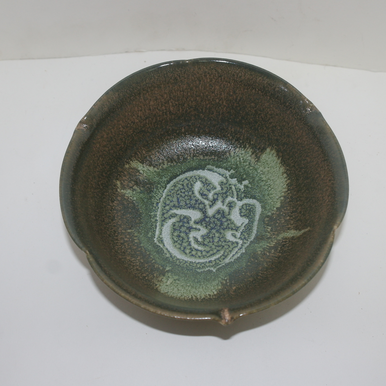 영목건사(鈴木健司) 청자 화형퇴수기