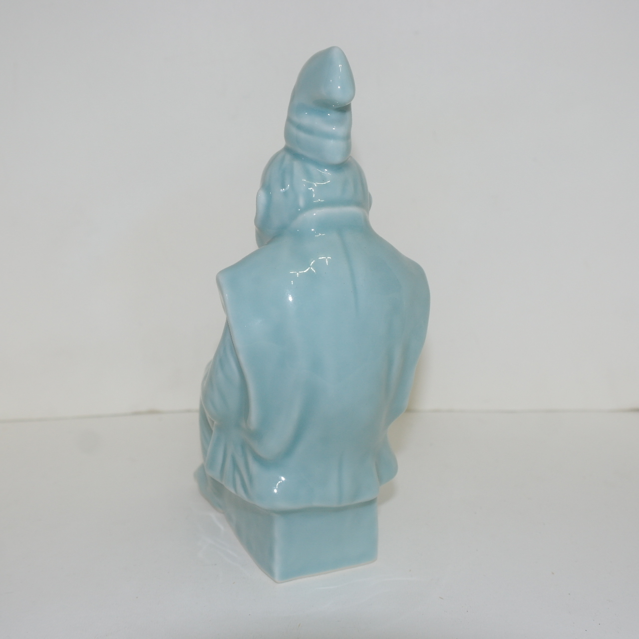 빛깔이 좋은 청자 원숭이 조각상