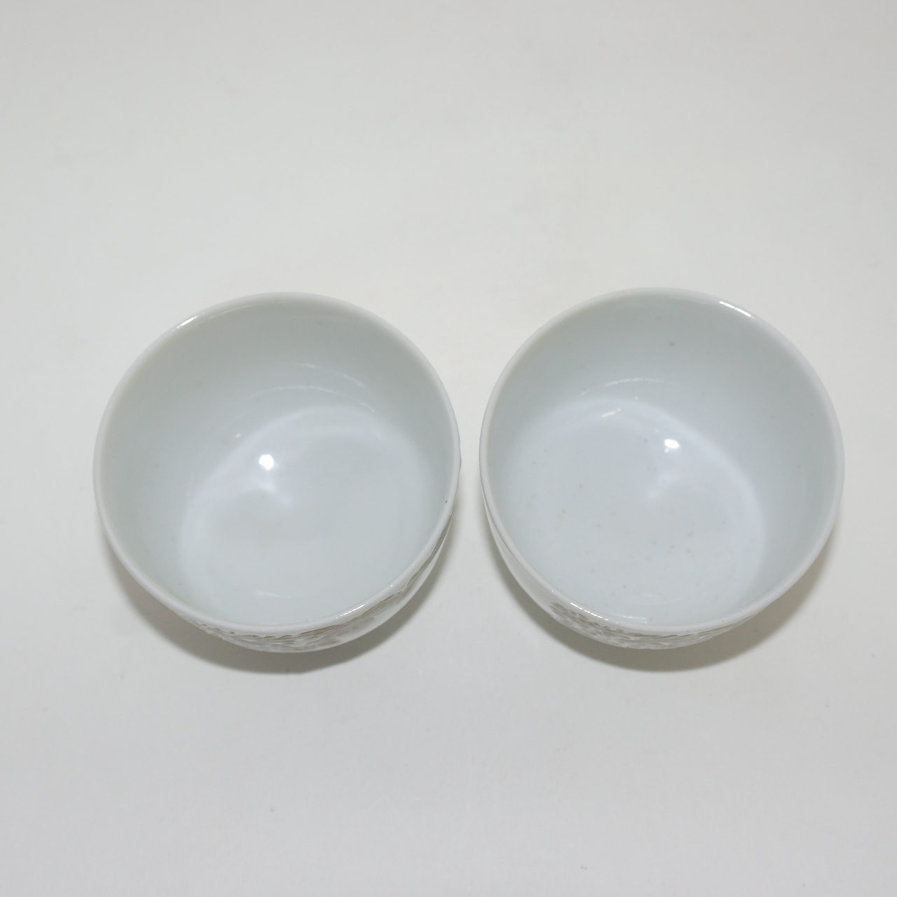 순백자 음각화문 잔 2점