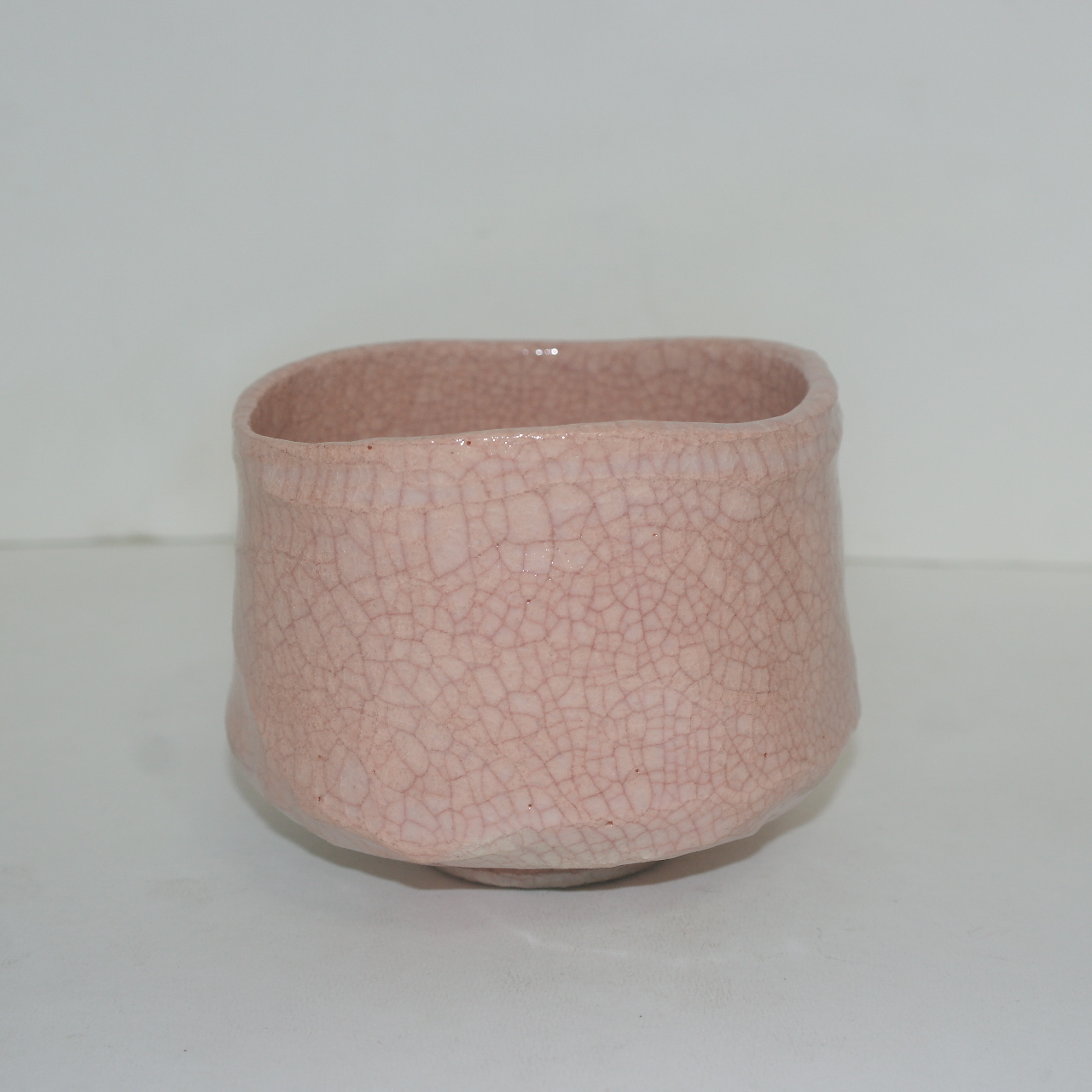 청자 빙열이 많은 송락(松樂) 라꾸 말찻잔