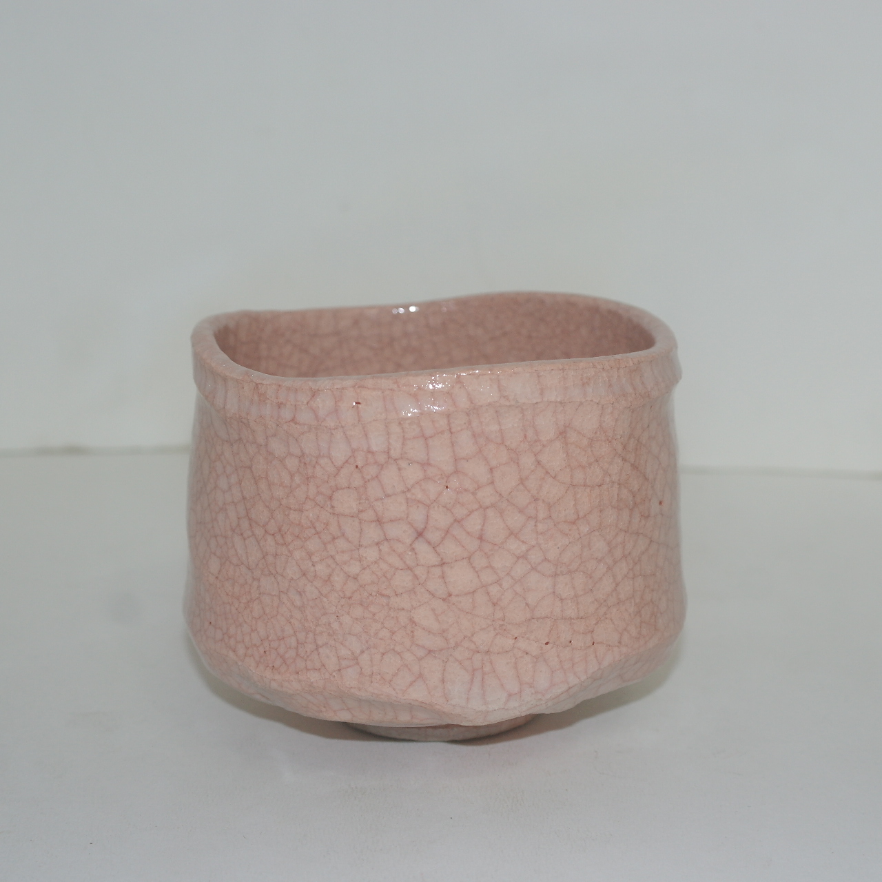 청자 빙열이 많은 송락(松樂) 라꾸 말찻잔