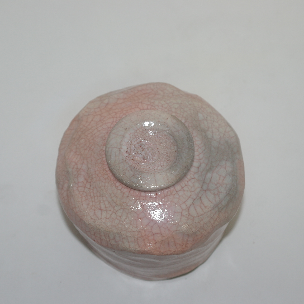 청자 빙열이 많은 송락(松樂) 라꾸 말찻잔