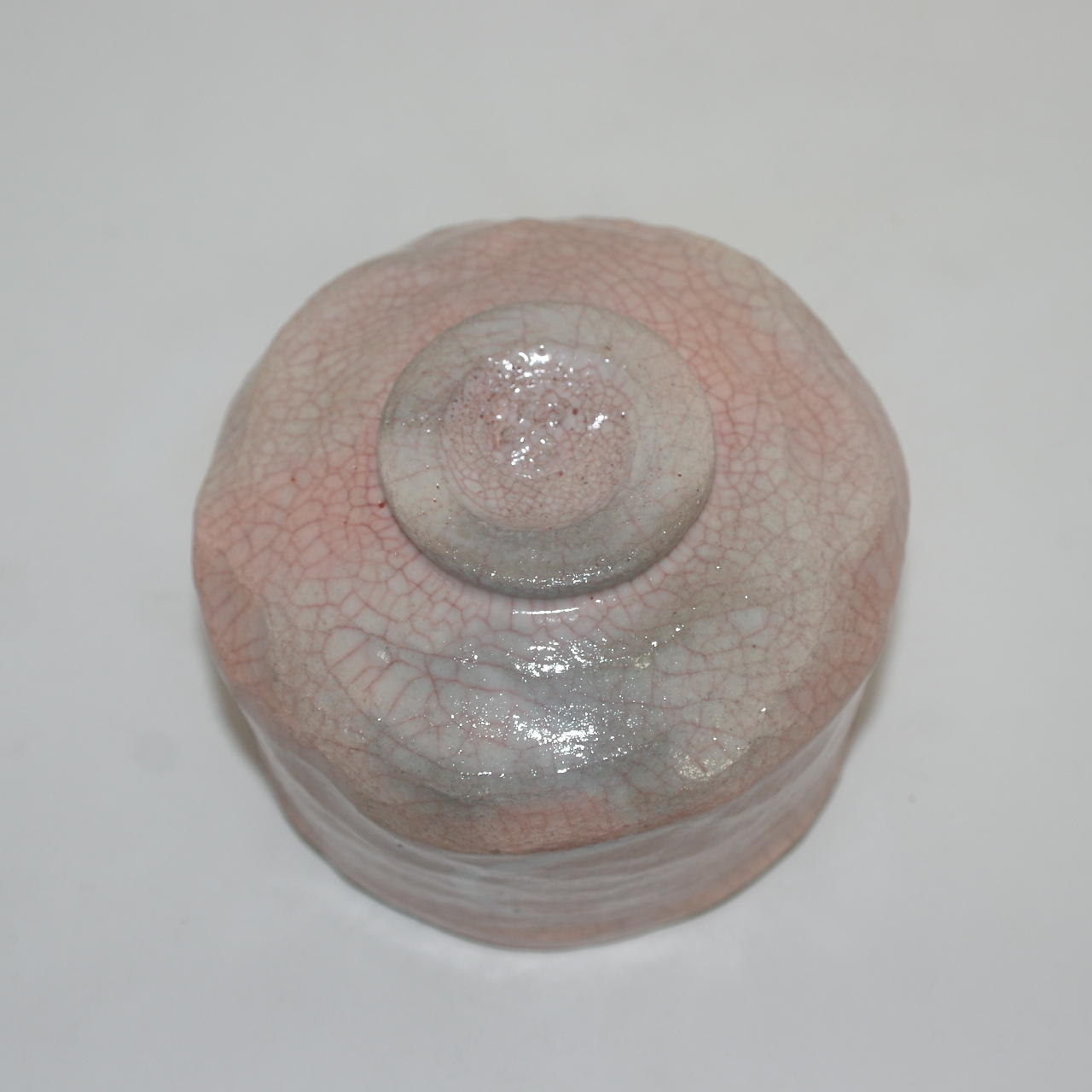 청자 빙열이 많은 송락(松樂) 라꾸 말찻잔