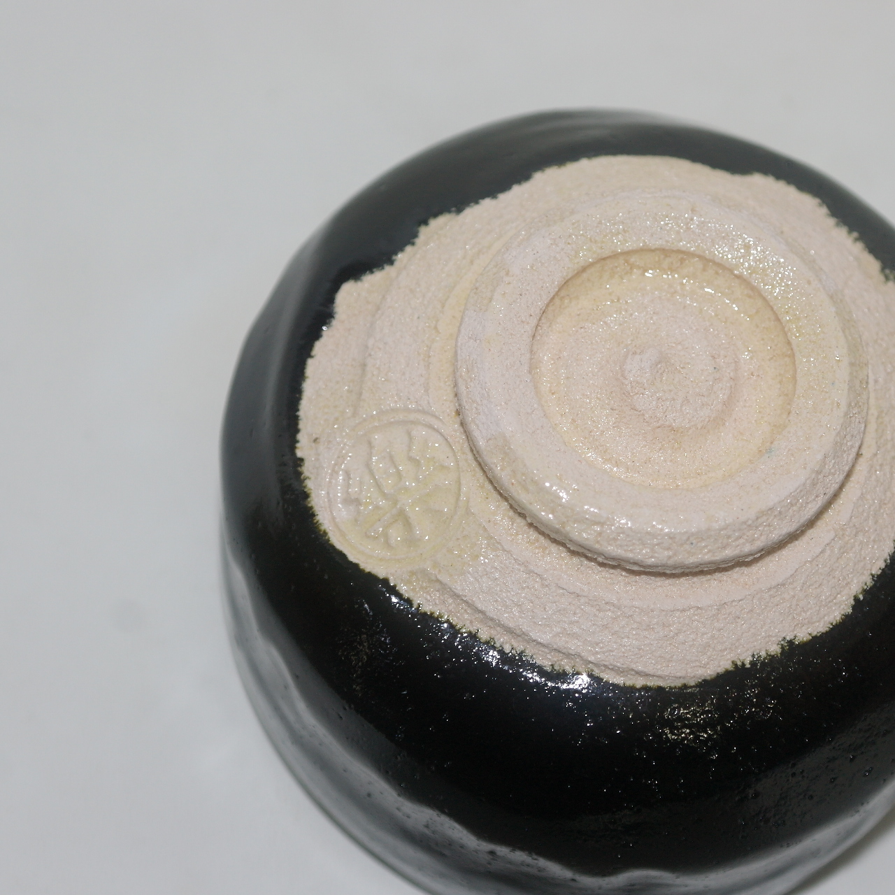 퍽퍽이 태토의 흑유청자 락(樂) 라꾸 말찻잔