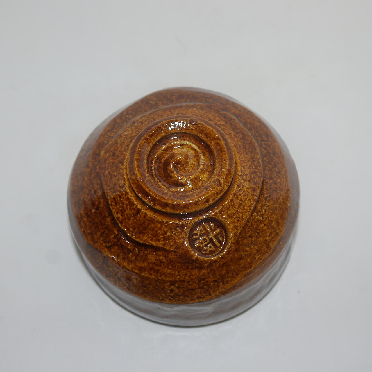 퍽퍽이 태토의 청자 락(樂) 말찻잔