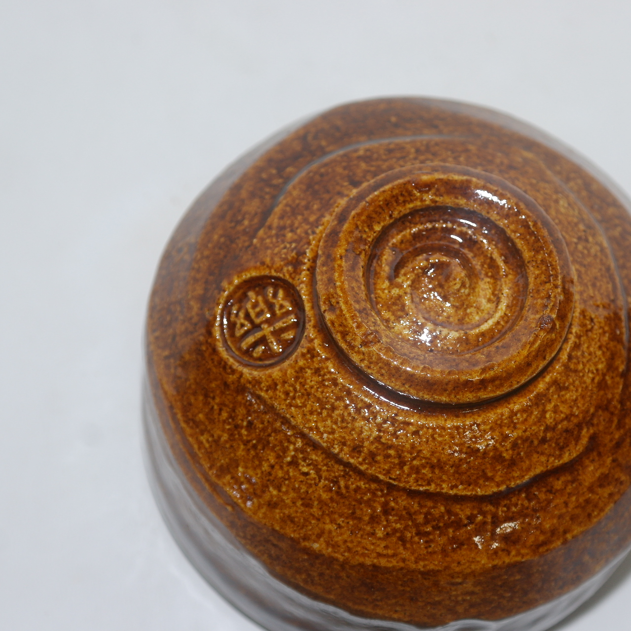 퍽퍽이 태토의 청자 락(樂) 말찻잔