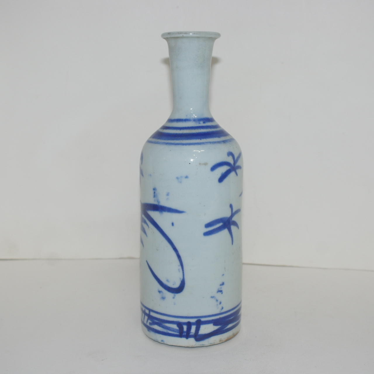 100년이상된 청화백자화문 주병