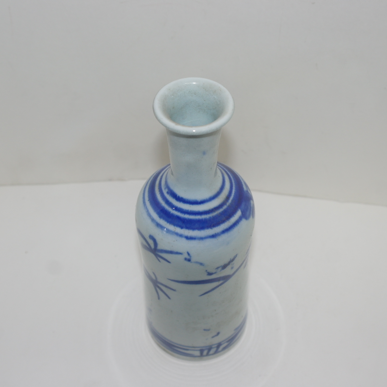 100년이상된 청화백자화문 주병