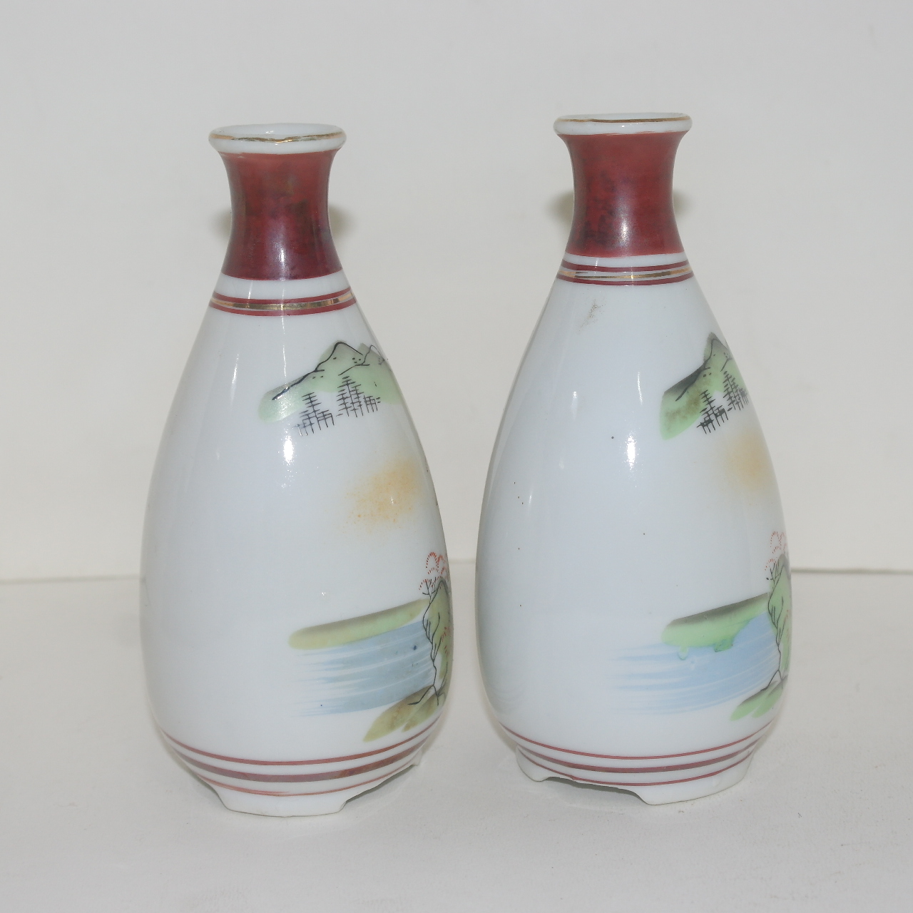 연대가좋은 구다니 청화백자진사금채 산수문 주병 2점