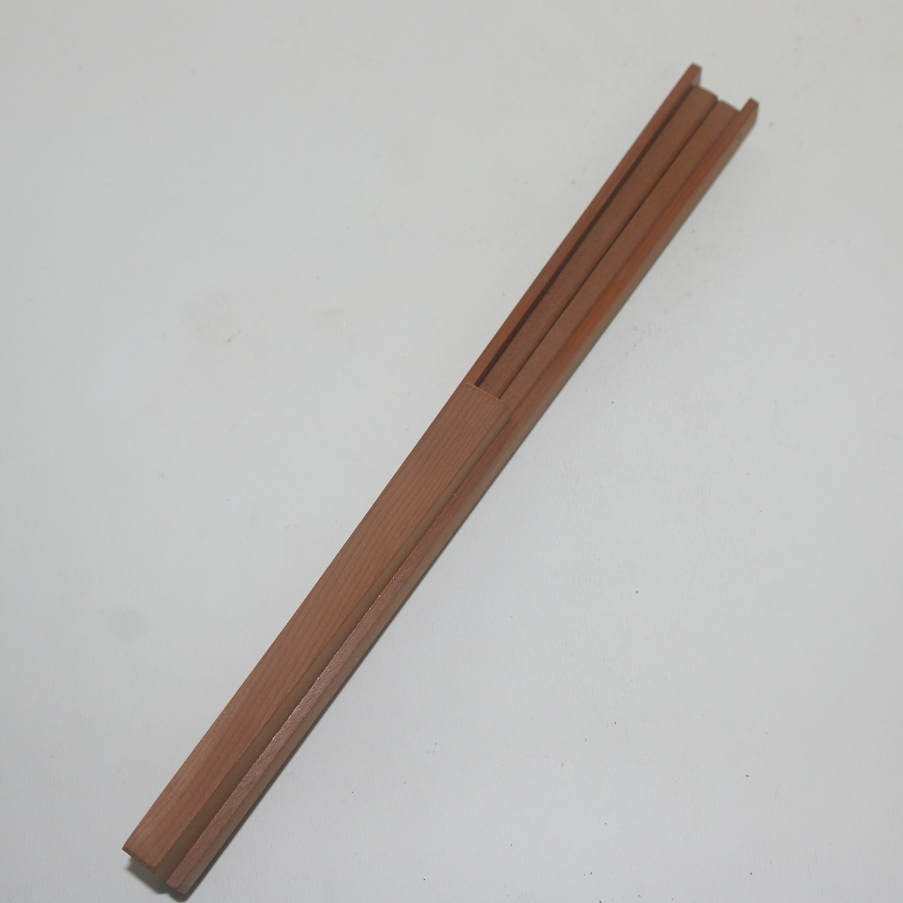 나무로된 저분케이스와 저분