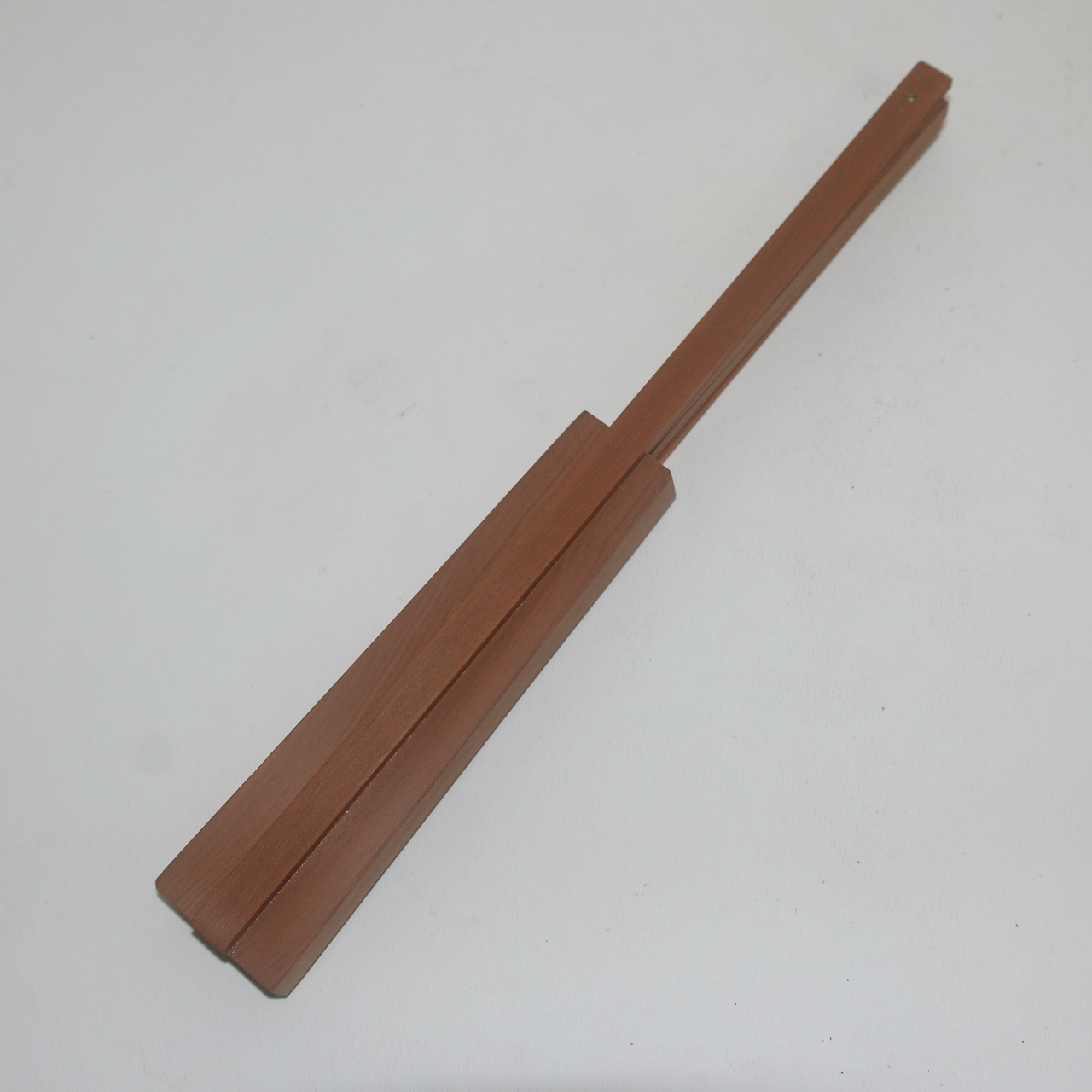 나무로된 저분케이스와 저분