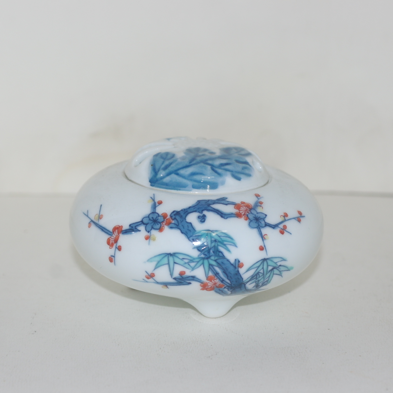 이마리 청화백자화문 삼족향로