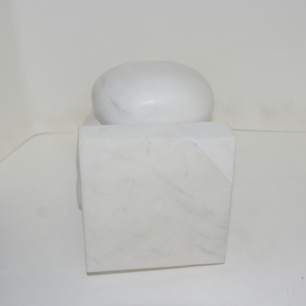 백대리석 돌로 조각된 수(壽) 포대화상 조각상