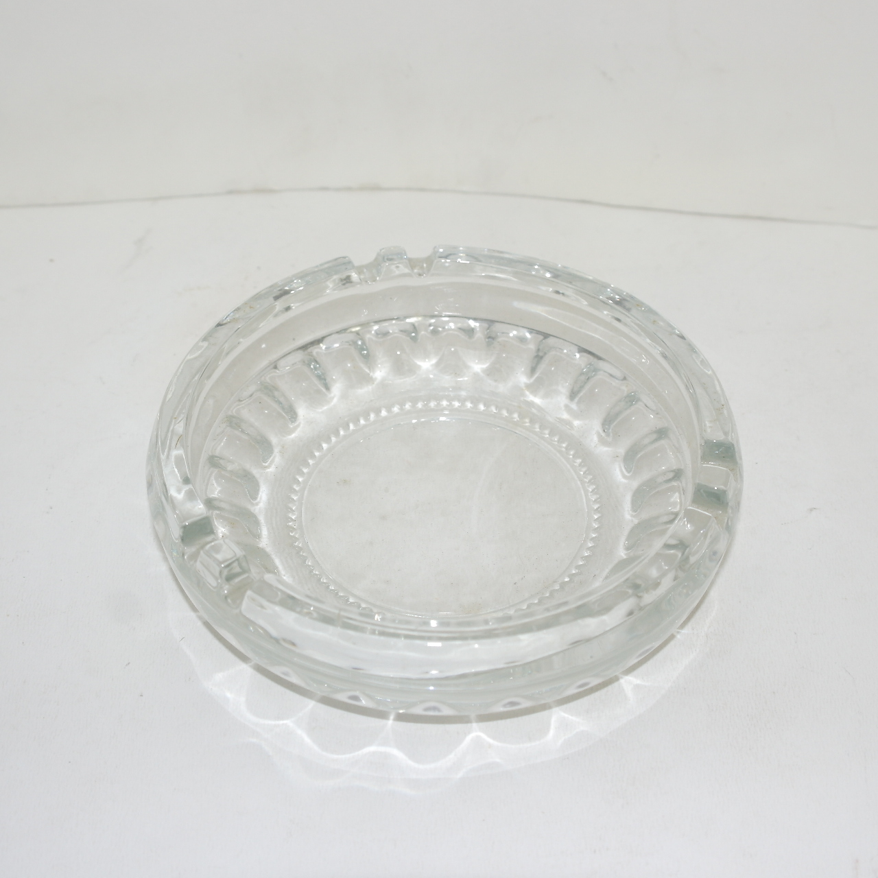 크리스탈 음각화문 재털이