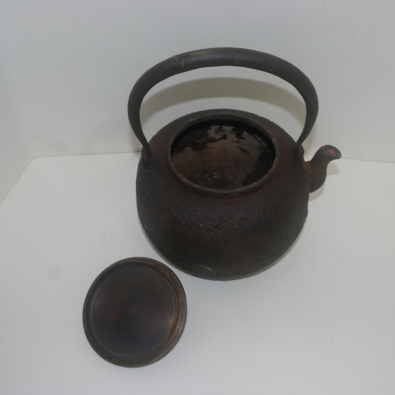 골동-무쇠로된 주자