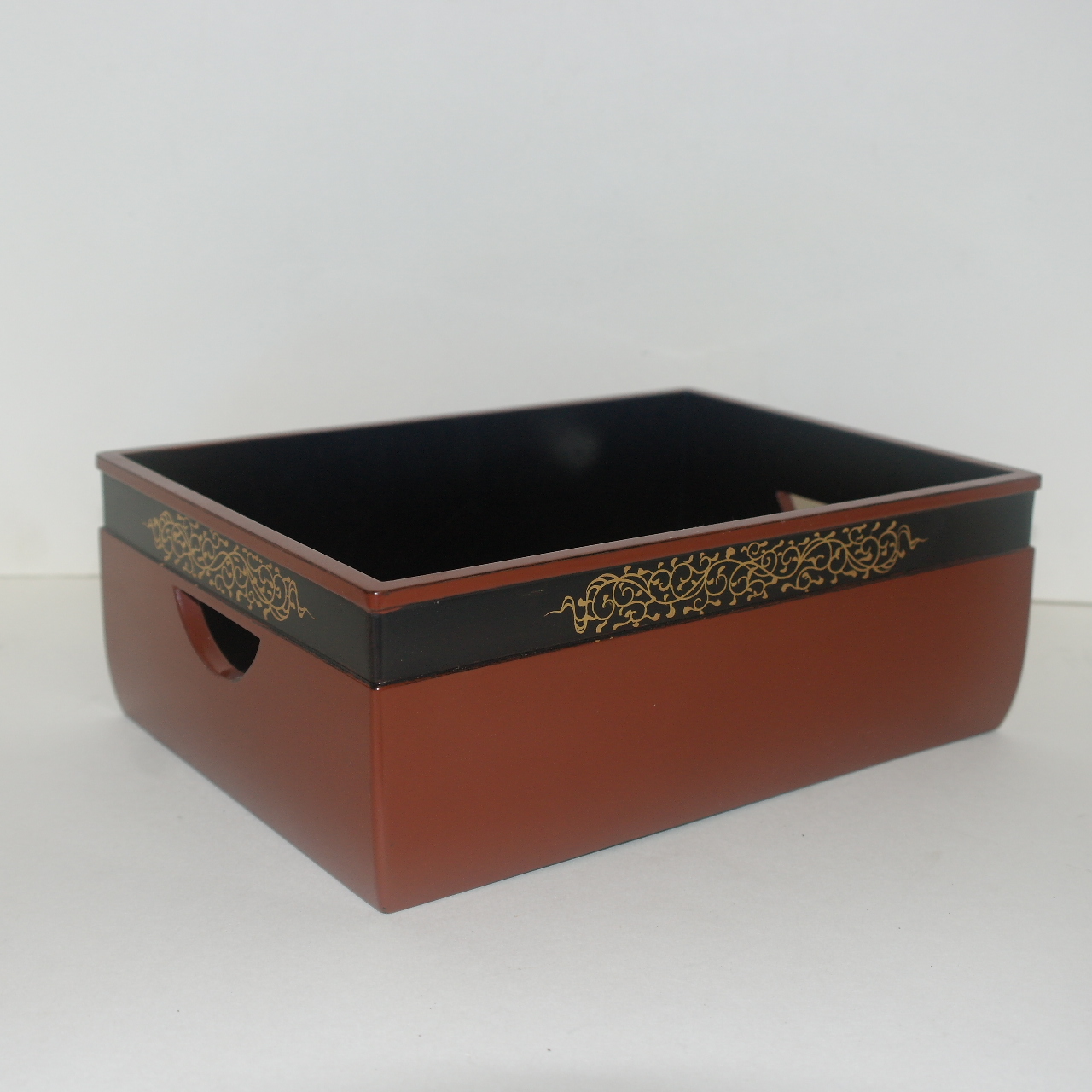 나무에 주칠금채화문된 사각함