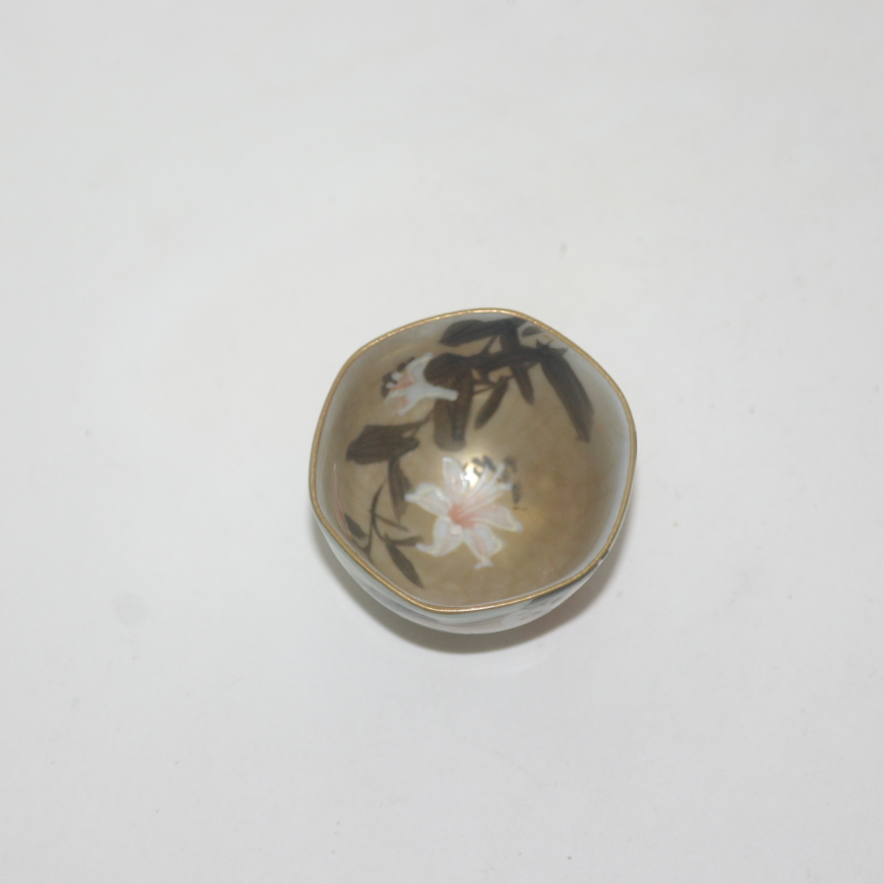 연대가좋은 고구다니 철화백자진사 각진춘화잔