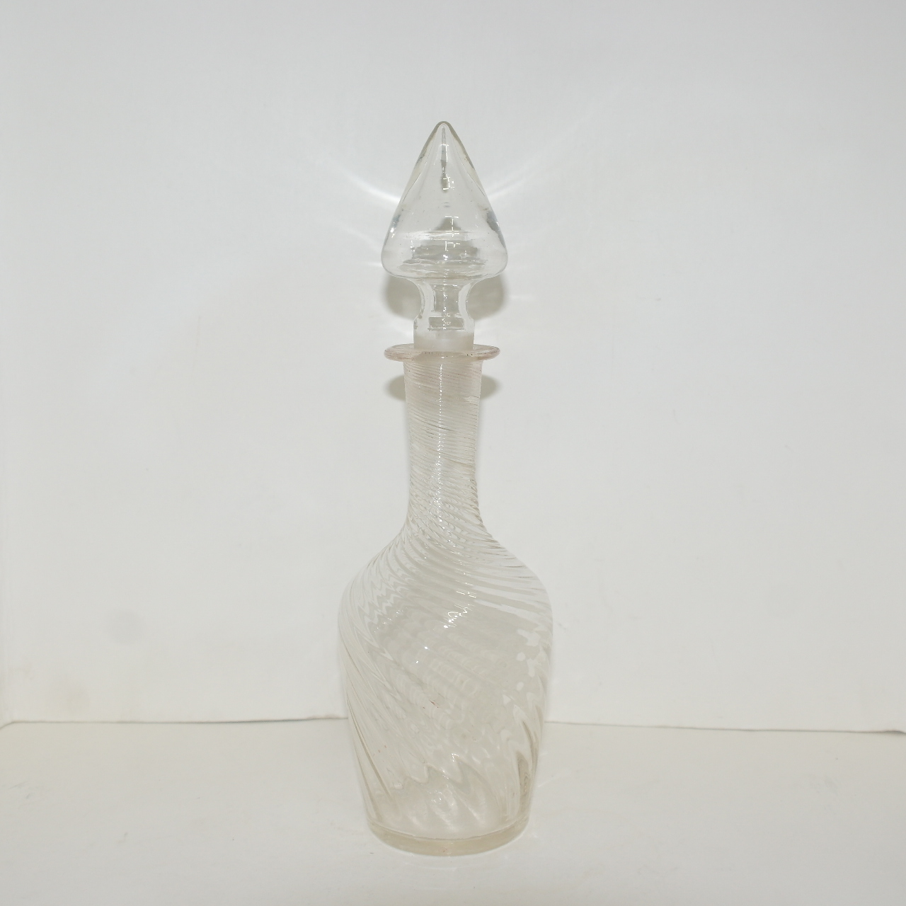 수공유리로된 작품 와인병