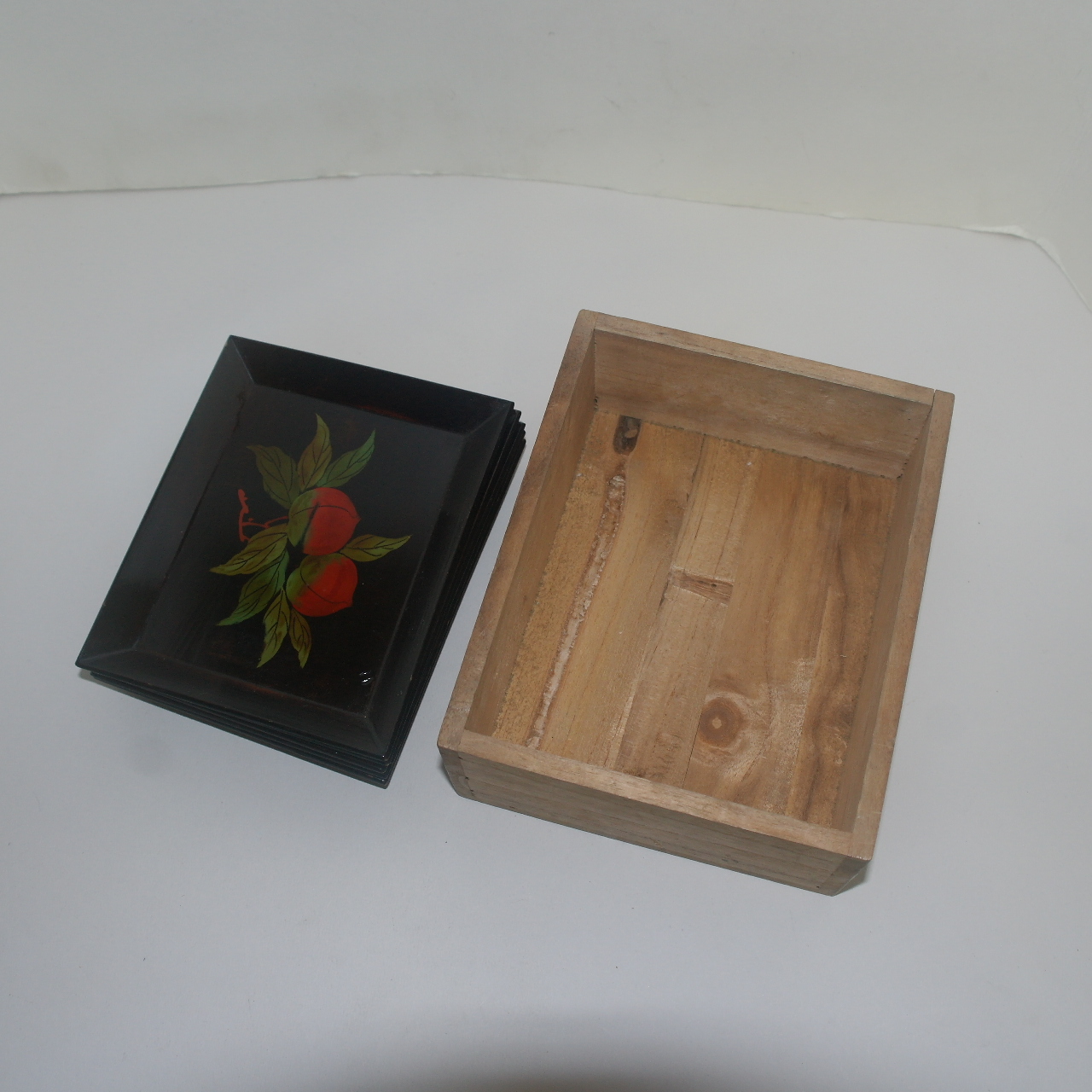 연대가좋은 나무에 옷칠후 진사복숭아문 사각완 5점