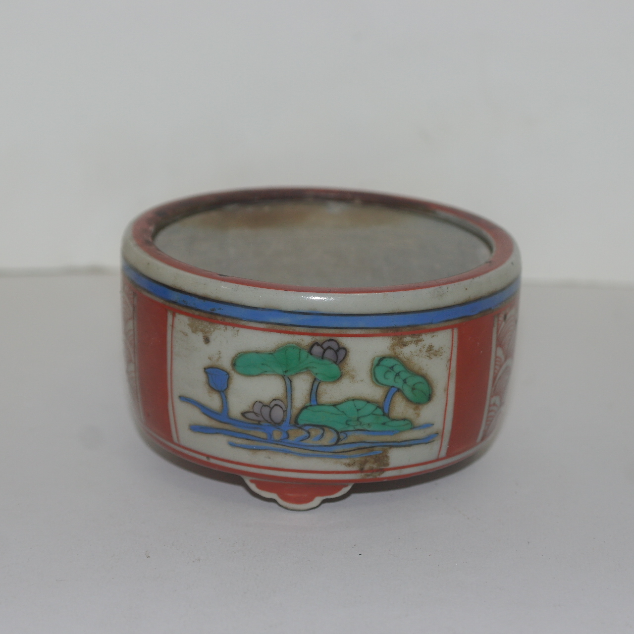 100년이상된 진사청자화문 삼족향로