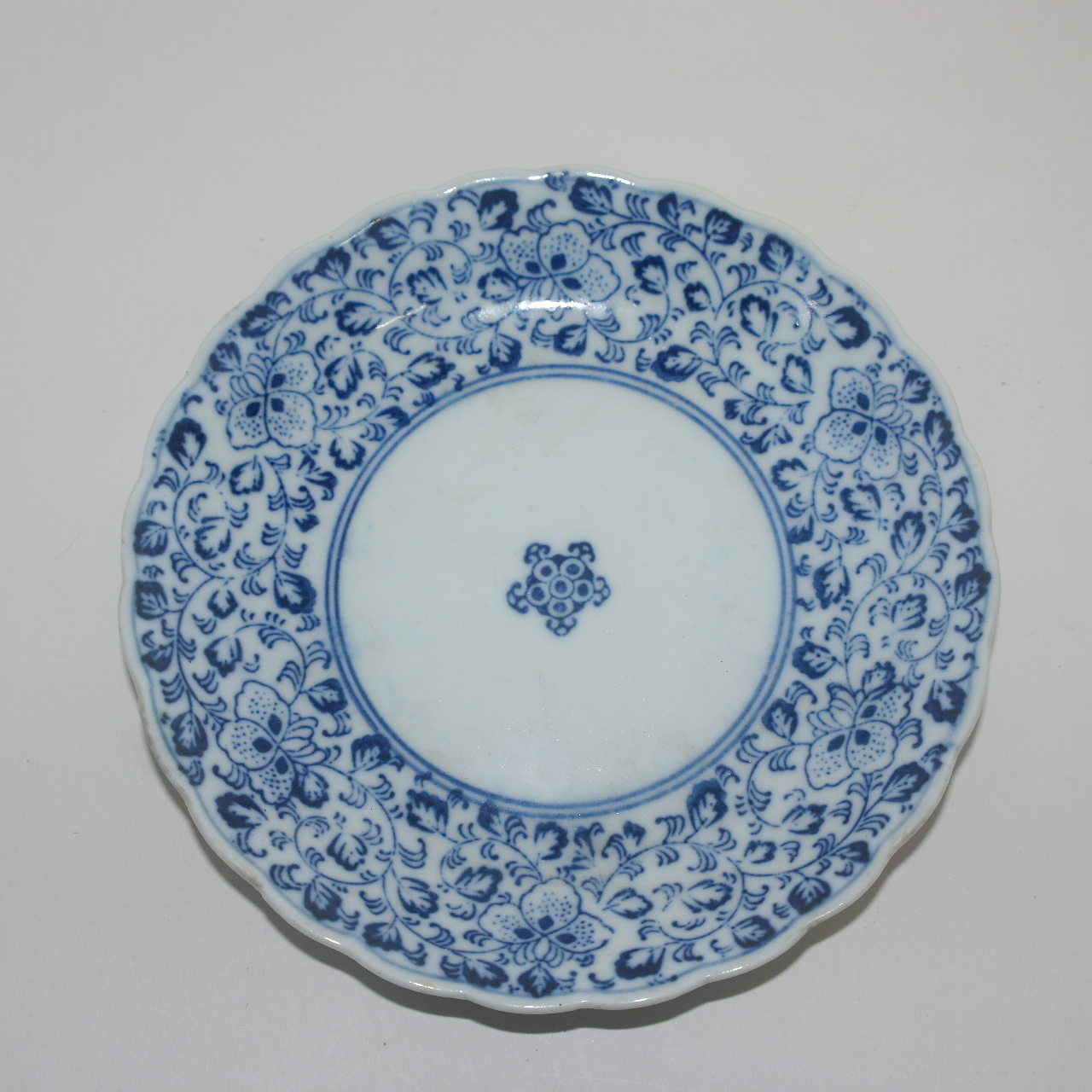 연대가좋은 이마리 청화백자 화문화형완